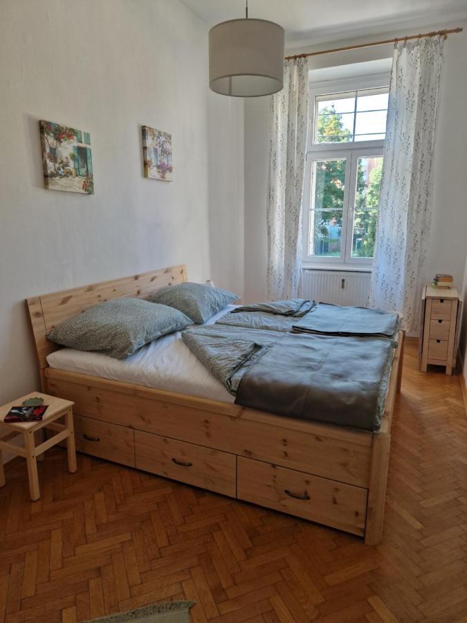Entzueckendes Apartment Im Zentrum Graz Buitenkant foto